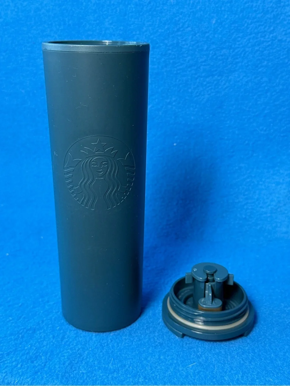 Starbucks 2022 Tumbler 100% Recycled Plastic 16 oz with Lid Matte Green